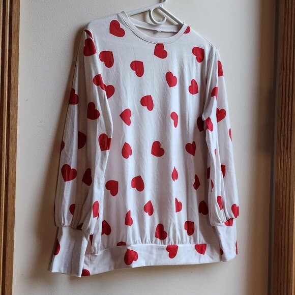 Amazon IVAY Red Heart Printed Long Sleeve Jersey Size Medium - Picture 4 of 16